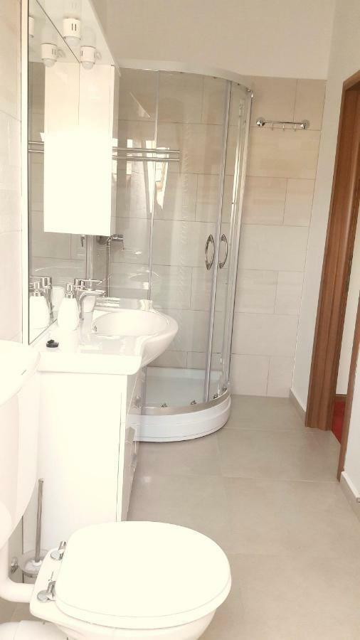 Antique Aparthotel Алба Юлия Екстериор снимка