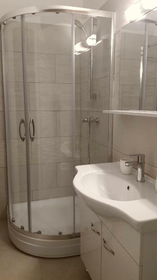 Antique Aparthotel Алба Юлия Екстериор снимка
