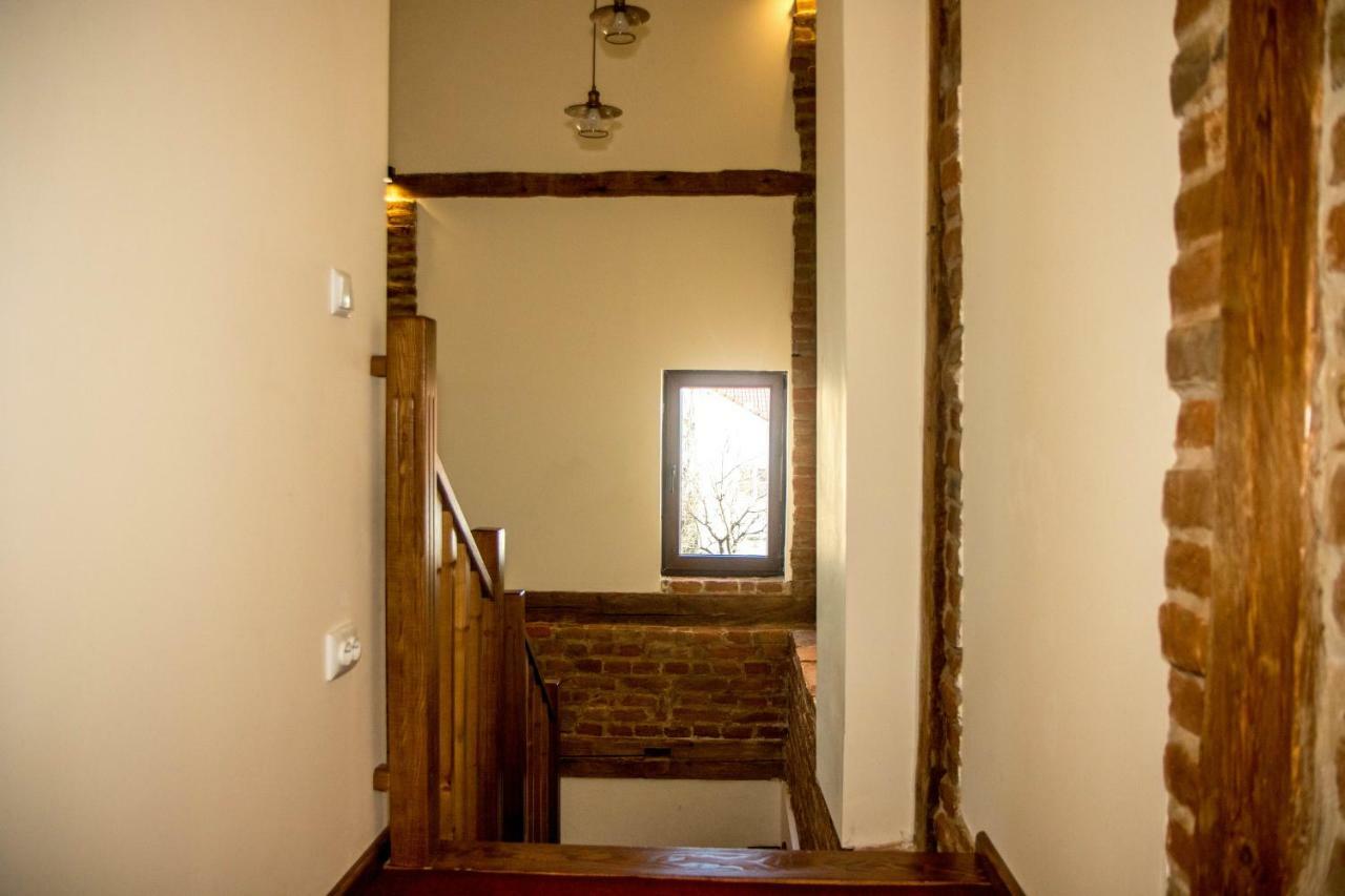 Antique Aparthotel Алба Юлия Екстериор снимка