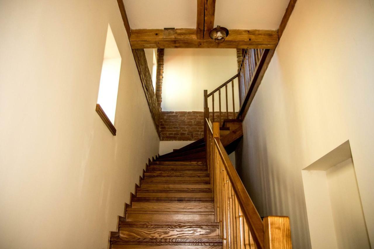 Antique Aparthotel Алба Юлия Екстериор снимка