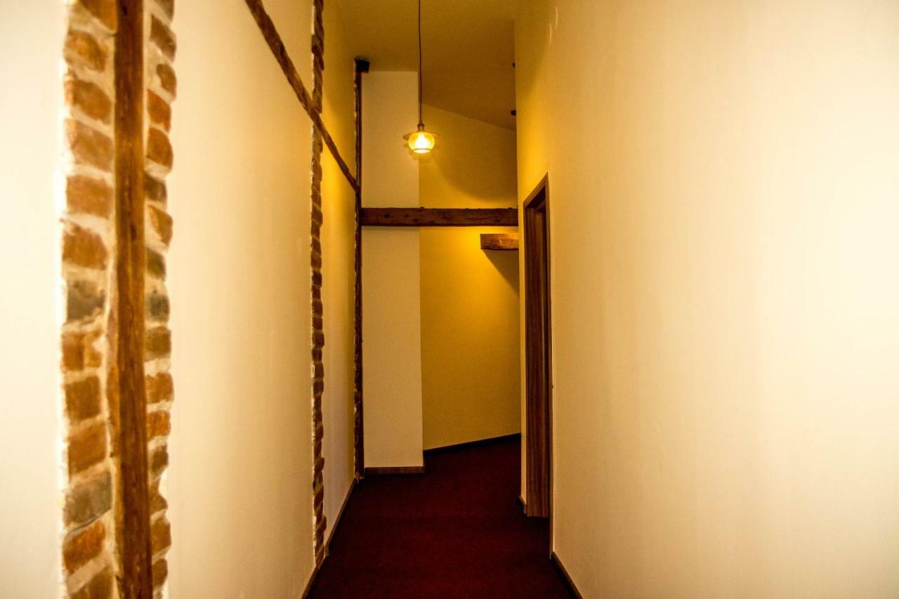 Antique Aparthotel Алба Юлия Екстериор снимка
