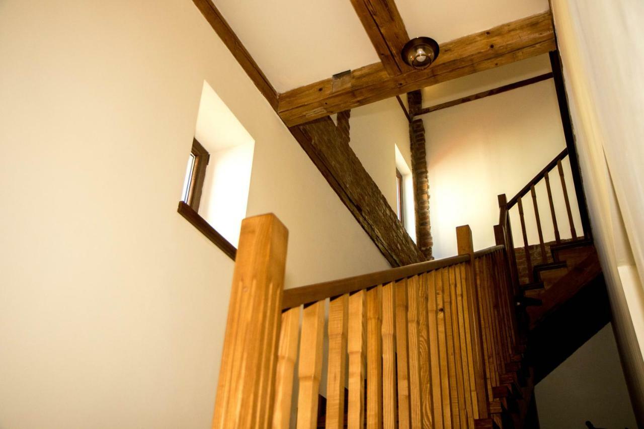 Antique Aparthotel Алба Юлия Екстериор снимка