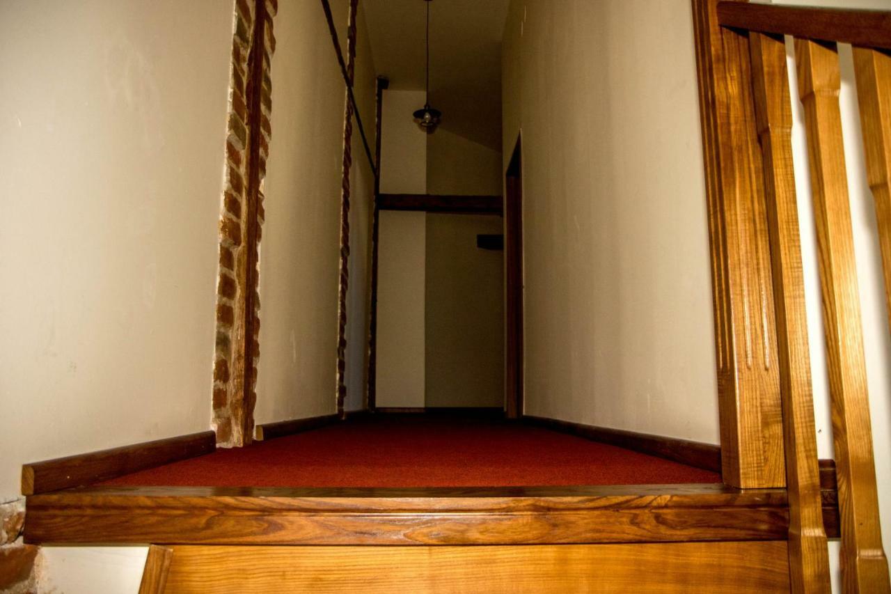 Antique Aparthotel Алба Юлия Екстериор снимка